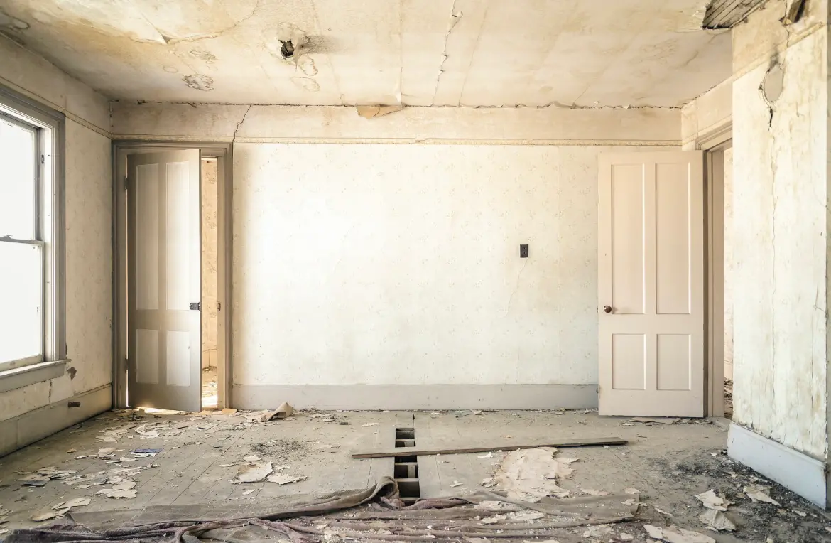 Waste disposal crew managing a cleanout project in Vicksburg